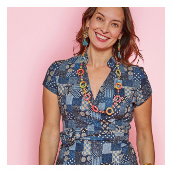 Un joli trompe l’œil avec notre cache coeur patchwork! 💠
•
•
•
A very nice fabric for this patchwork wrap top! 💠